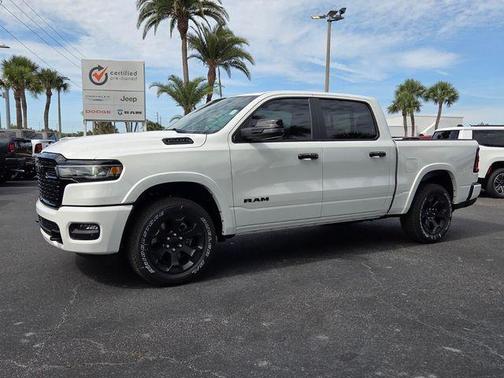 Bright White Clearcoat 2026 RAM 1500 Big Horn/Lone Star