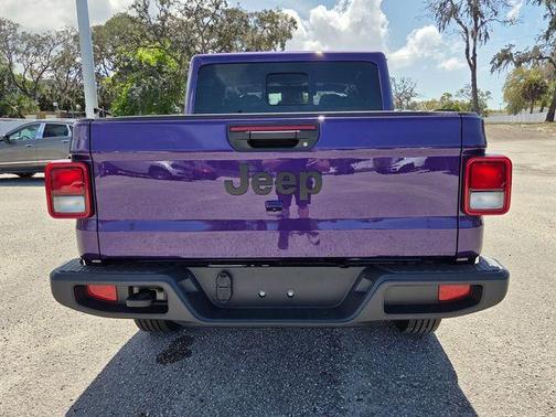 2026 Jeep Gladiator Sport