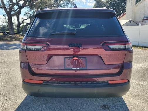 2025 Jeep Grand Cherokee L Laredo