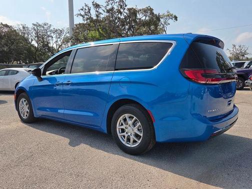 Hydro Blue Pearlcoat 2026 Chrysler Pacifica Select
