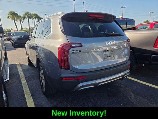Everlasting Silver 2022 Kia Telluride S