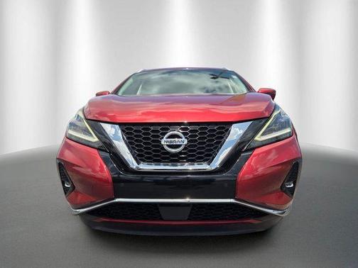 Red 2019 Nissan Murano SL