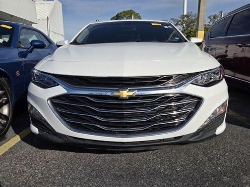 Summit White 2023 Chevrolet Malibu 2LT