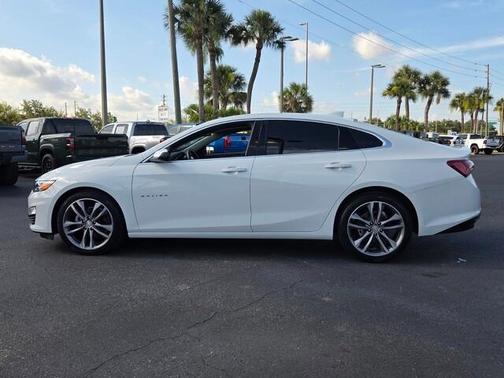Summit White 2023 Chevrolet Malibu 2LT