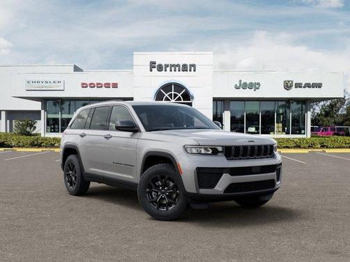 Silver Zynith 2026 Jeep Grand Cherokee Laredo