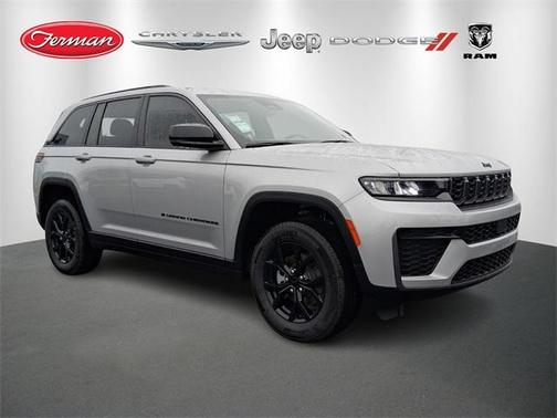 2026 Jeep Grand Cherokee Laredo