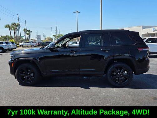 Diamond Black 2023 Jeep Grand Cherokee Altitude