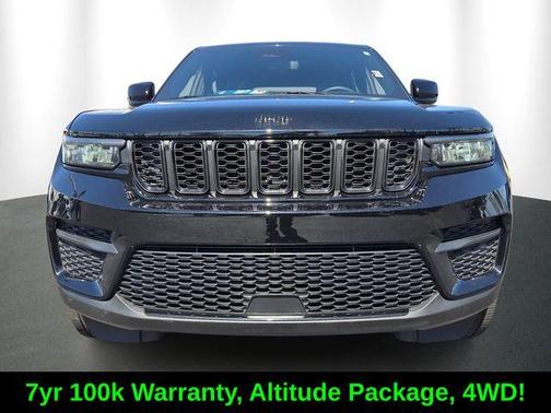 Diamond Black 2023 Jeep Grand Cherokee Altitude