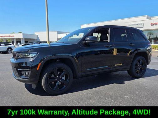 Diamond Black 2023 Jeep Grand Cherokee Altitude