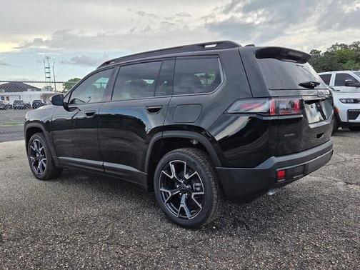 Diamond Black 2026 Jeep Cherokee Overland