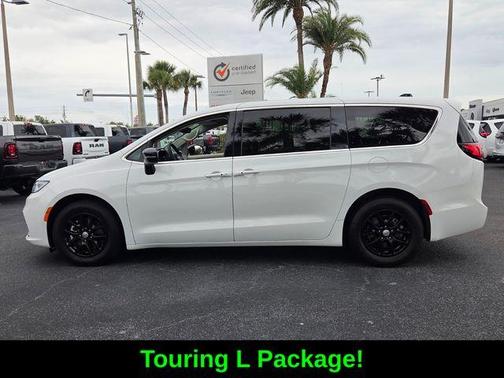 Bright White Clearcoat 2024 Chrysler Pacifica Touring-L