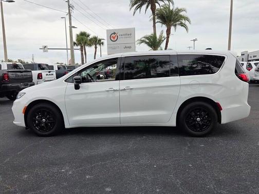 Bright White Clearcoat 2024 Chrysler Pacifica Touring-L