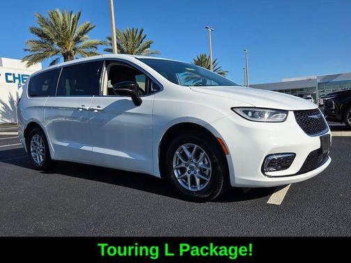 Bright White Clearcoat 2024 Chrysler Pacifica Touring-L