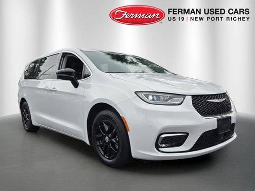 Bright White Clearcoat 2024 Chrysler Pacifica Touring-L