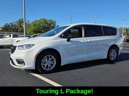 Bright White Clearcoat 2024 Chrysler Pacifica Touring-L