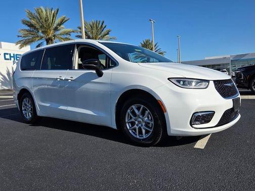 Bright White Clearcoat 2024 Chrysler Pacifica Touring-L