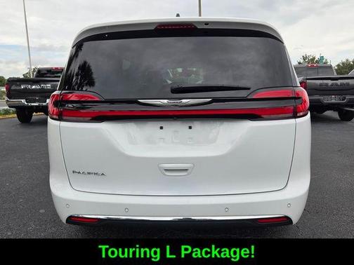 Bright White Clearcoat 2024 Chrysler Pacifica Touring-L