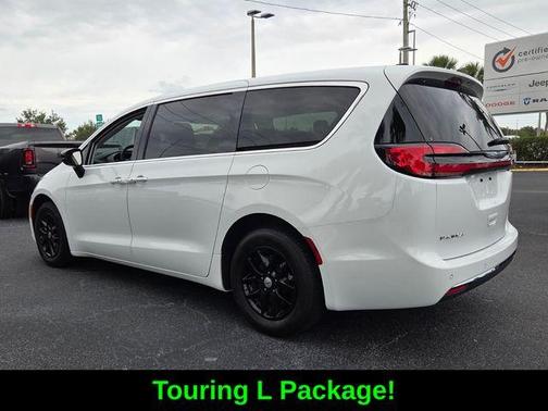 Bright White Clearcoat 2024 Chrysler Pacifica Touring-L