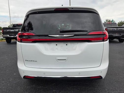 Bright White Clearcoat 2024 Chrysler Pacifica Touring-L