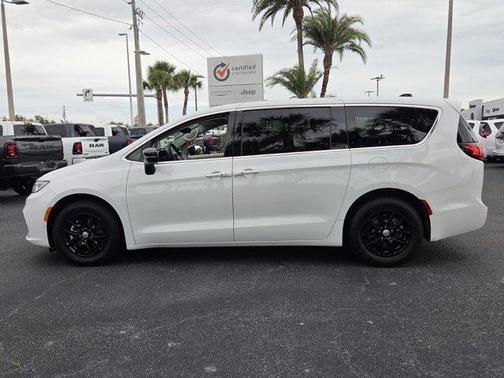 Bright White Clearcoat 2024 Chrysler Pacifica Touring-L