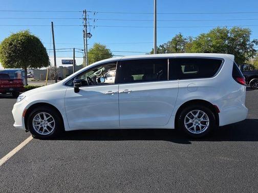 Bright White Clearcoat 2024 Chrysler Pacifica Touring-L