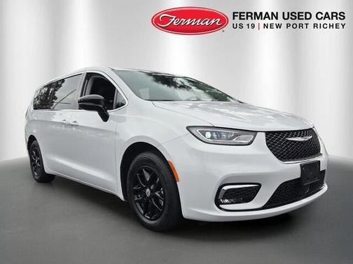 Bright White Clearcoat 2024 Chrysler Pacifica Touring-L