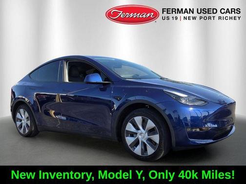 Black 2024 Tesla Model Y Standard Range