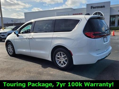 2024 Chrysler Pacifica Touring