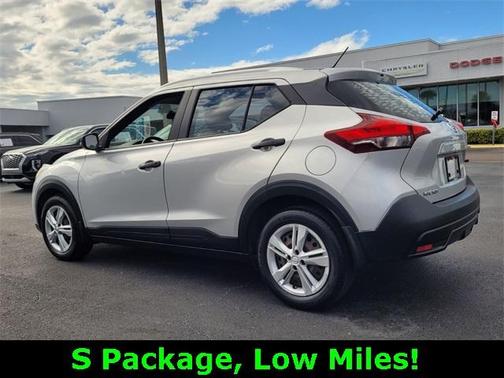 2019 Nissan Kicks S
