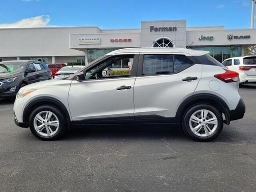 2019 Nissan Kicks S