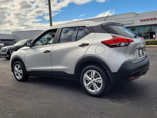 2019 Nissan Kicks S