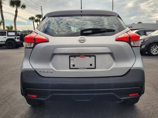 2019 Nissan Kicks S