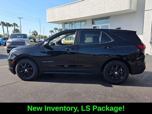 Mosaic Black Metallic 2023 Chevrolet Equinox LS
