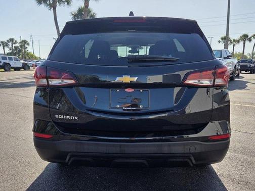 Mosaic Black Metallic 2023 Chevrolet Equinox LS