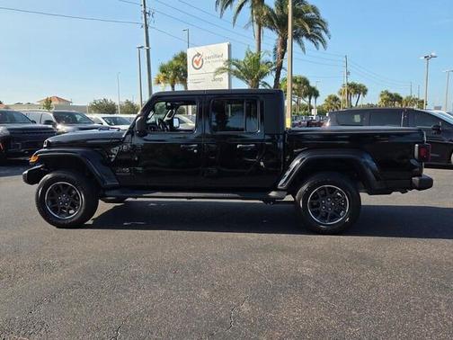 Black Clearcoat 2021 Jeep Gladiator Sport