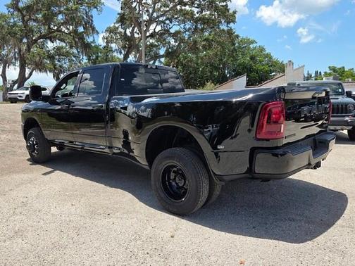 Diamond Black 2026 RAM 3500 Big Horn
