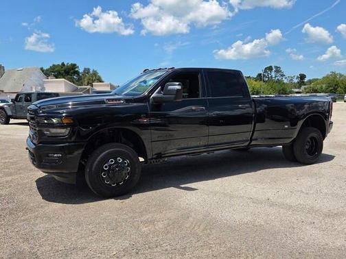 Diamond Black 2026 RAM 3500 Big Horn