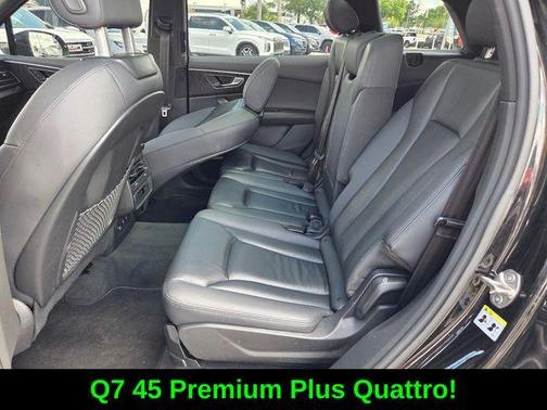 Mythos Black Metallic 2023 Audi Q7 45 Premium Plus