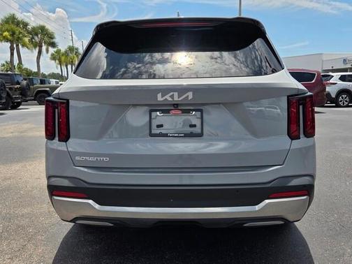 Wolf Gray 2024 Kia Sorento S