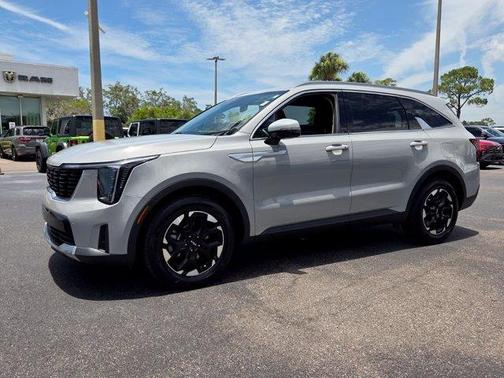 Wolf Gray 2024 Kia Sorento S