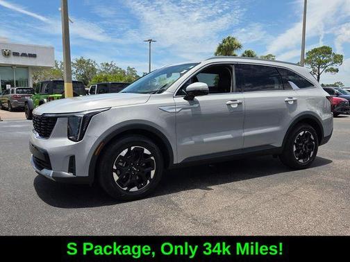 Wolf Gray 2024 Kia Sorento S