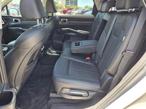 Wolf Gray 2024 Kia Sorento S