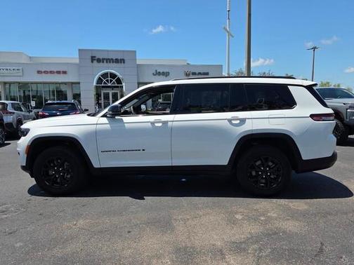 Bright White Clearcoat 2024 Jeep Grand Cherokee L Laredo