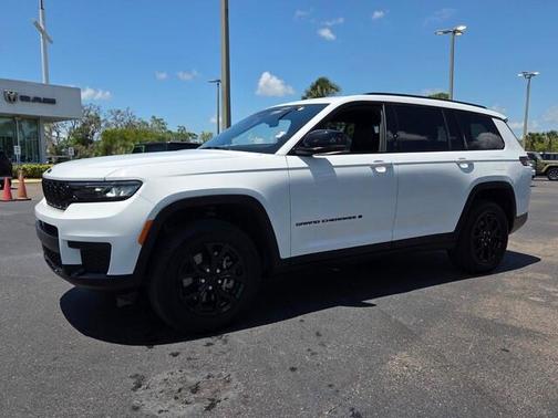 Bright White Clearcoat 2024 Jeep Grand Cherokee L Laredo