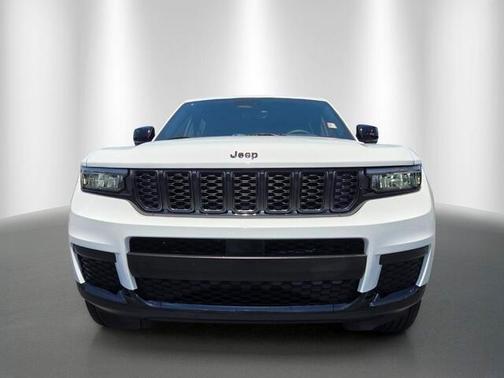 Bright White Clearcoat 2024 Jeep Grand Cherokee L Laredo
