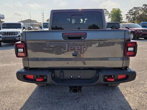 Granite Crystal Clearcoat Metallic 2026 Jeep Gladiator Rubicon