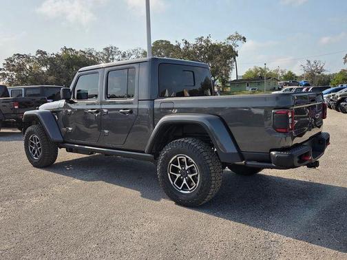 Granite Crystal Clearcoat Metallic 2026 Jeep Gladiator Rubicon