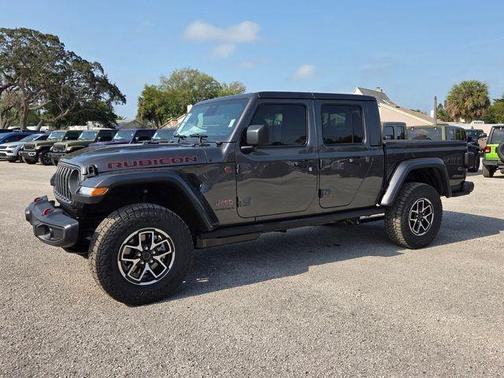 Granite Crystal Clearcoat Metallic 2026 Jeep Gladiator Rubicon