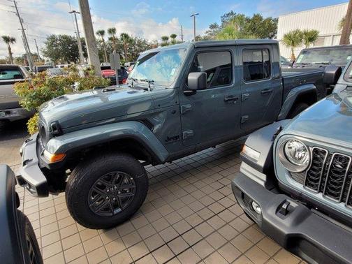 2026 Jeep Gladiator Sport