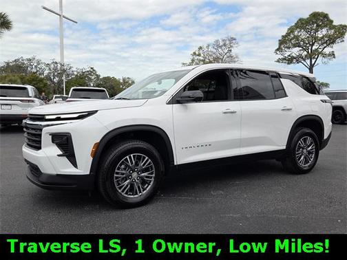 2024 Chevrolet Traverse LS